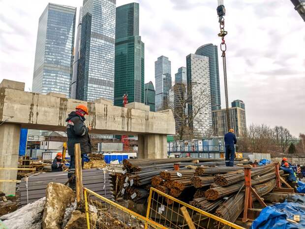 Как быстро проехать по Москве в час пик в районе Кутузовского?