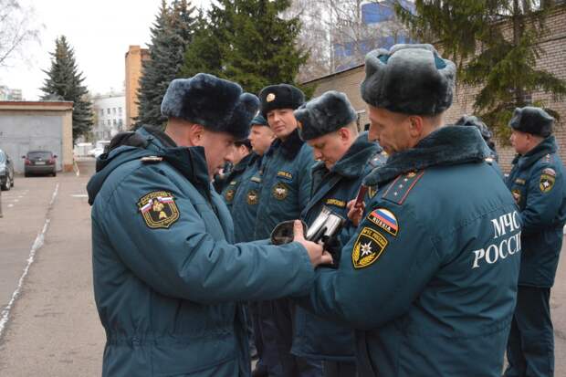 В СЗАО прошёл строевой смотр сотрудников МЧС