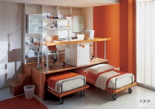 Эргономичная оранжевая детская комната