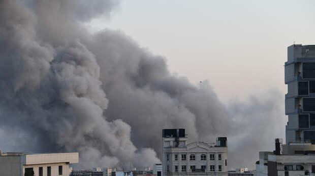 Иран извинился перед соседями, а США пригрозили «очень сильным ударом»: как развивается ситуация на Ближнем Востоке