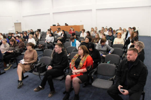 В Краснодарском крае полицейские и общественники рассказали о правилах «цифровой бдительности» педагогам и родителям