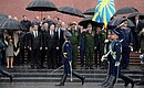 Возложение венка к Могиле Неизвестного Солдата.