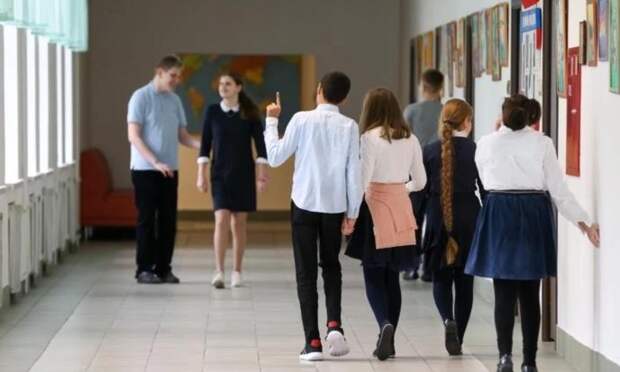 В школах России в мае вместо звонков зазвучат песни о войне: «День Победы», «Журавли» и «Синий платочек»