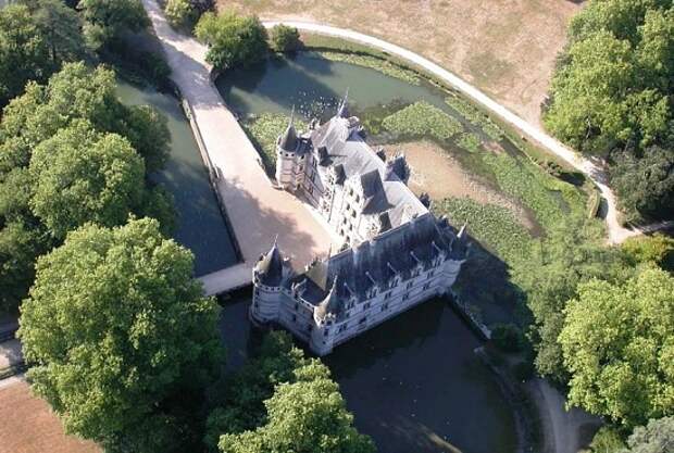 Замок Азе-ле-Ридо. Франция