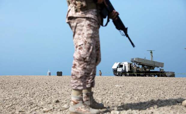 Параллельно с операцией по спасению летчика с F-15 шел рейд по захвату 400 кг ядерного топлива. Рейд закончился провалом