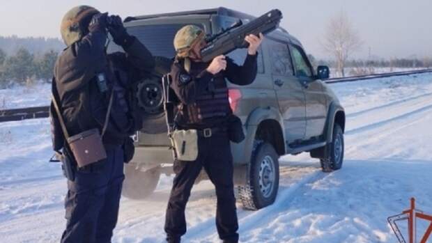 Алтайские силовики тренировались сбивать БПЛА антидроновым оружием