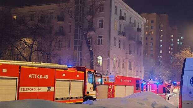 Пожар в жилом доме на Донской улице: эвакуировали 25 человек