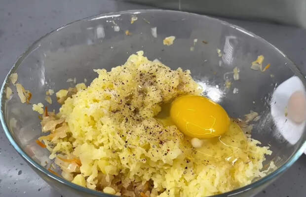 Смешиваю картофель и кислую капусту: сочные котлеты без фарша, которые не разваливаются в масле