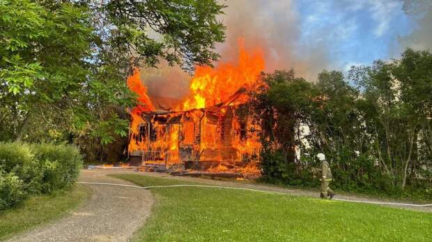 Пожар произошел в музее-заповеднике Римского-Корсакова под Псковом
