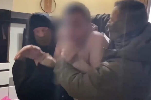 ФСБ показала видео задержания пособников украинских мошенников в Ярославле