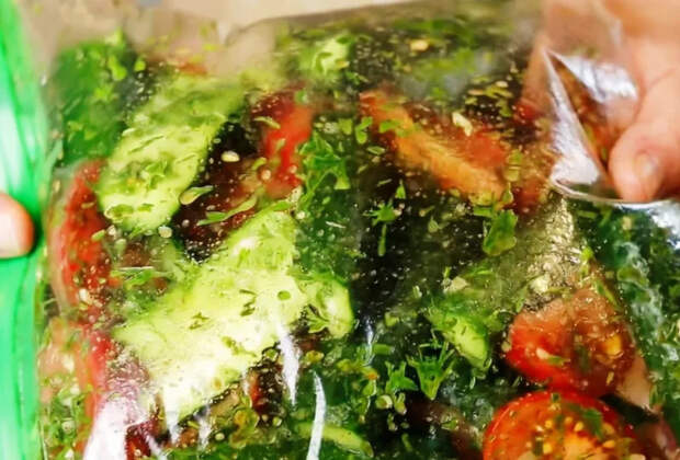 Трясу овощи в обычном пакете: невероятная вкуснятина к мясу на радость всей семье! Готово за 2 часа