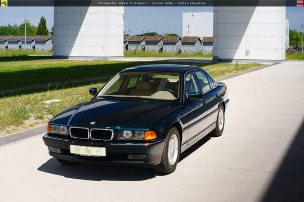 Законсервированная на 23 года в пузыре BMW 740i с пробегом выставлена на продажу