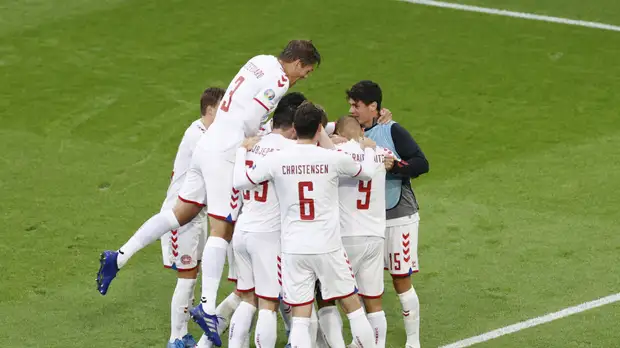 Дубль Дольберга помог Дании разгромить Уэльс и выйти в 1/4 финала Евро-2020