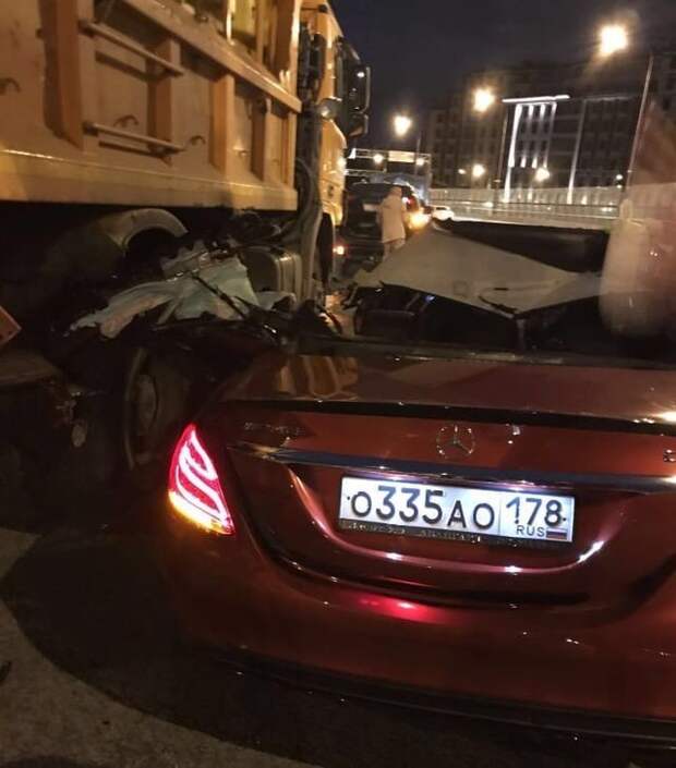 Автомобиль с такими же номерными знаками, как на BMW, уже попадал в ДТП в этом году