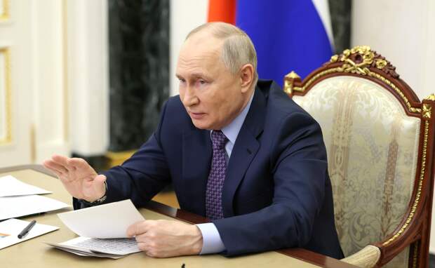 Путин: ключевой приоритет страны — воспитание кадров