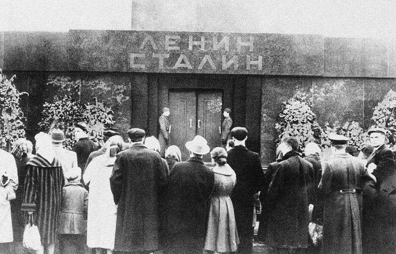Как хоронили советских вождей