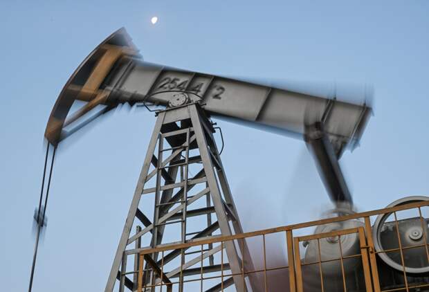 Падение нефтяных доходов России оценили