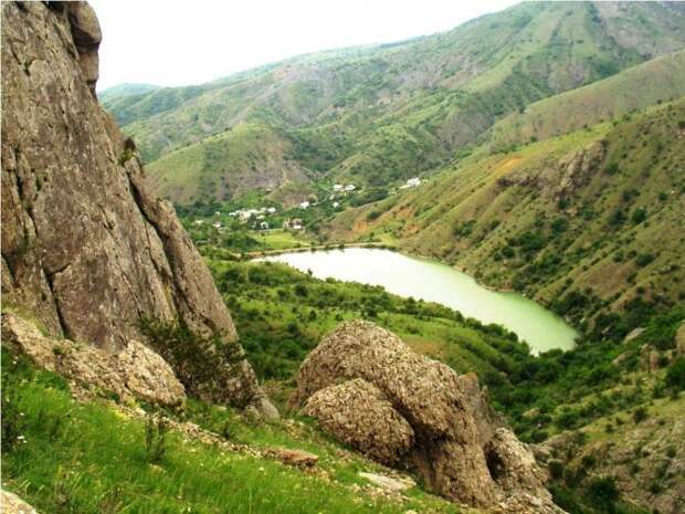 Горное озеро "Панагия" в Зеленогорье (Крым)