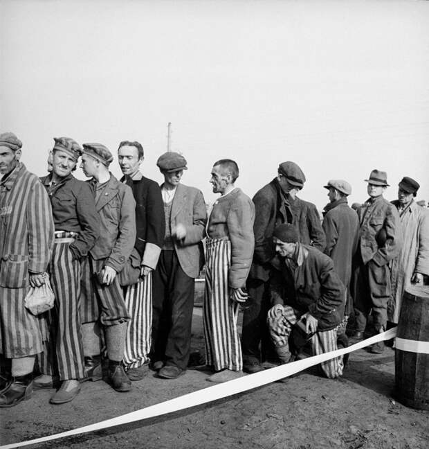 Врата ада: Освобождение лагеря Берген-Бельзен, апрель 1945 год