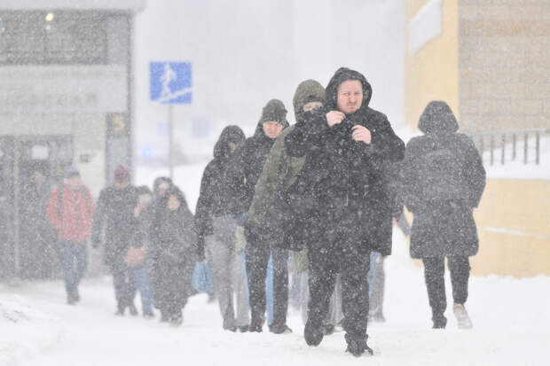 Мэрия Москвы: из-за непогоды горожанам следует воздержаться от выхода на улицы
