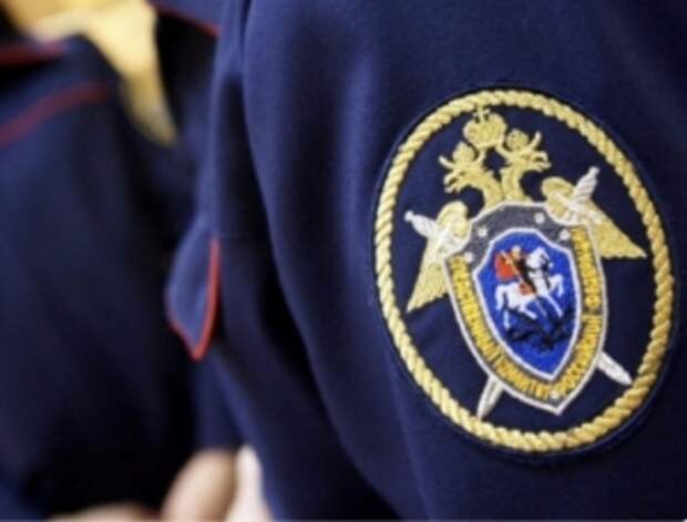 Перед судом предстанет местный житель по обвинению в вымогательстве и подстрекательстве и пособничестве в превышении должностных полномочий