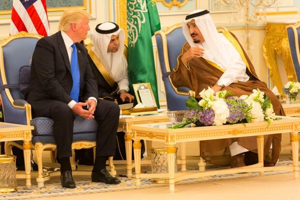 Дональд Трамп и Салман Аль Сауд. Фото: GLOBAL LOOK press/Shealah Craighead