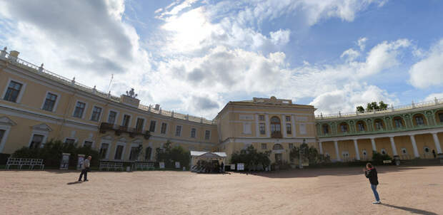 Из-за снега и ветра в Петербурге закрыли Павловский парк