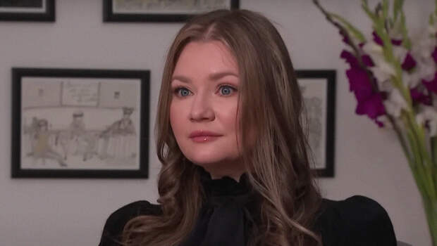 Аферистка Анна Делви отметила 35-летие в кокошнике в Нью-Йорке