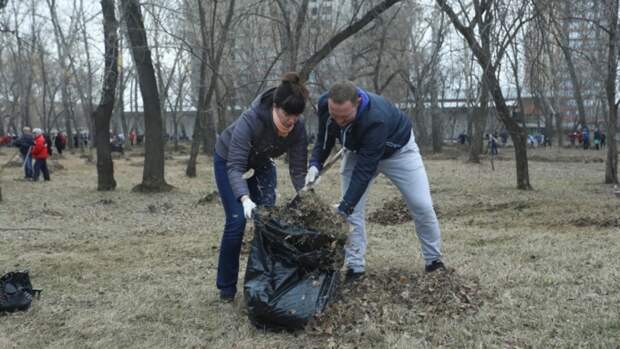 Более 12 тысяч барнаульцев наведут порядок на улицах города в "чистый четверг"