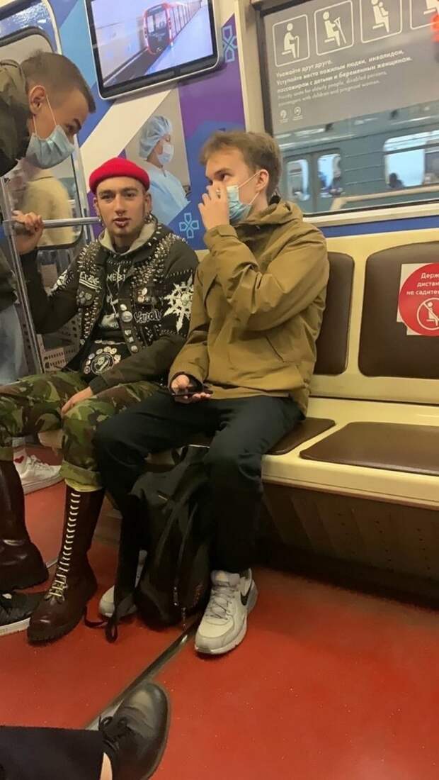 Модники и чудаки из метро