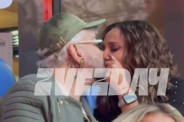 Певица Бузова заявила, что решила поцеловать Киркорова после долгого расставания