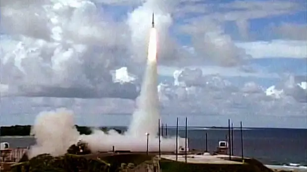 «Удар по мировой стратегической стабильности»: почему в США активизировалась дискуссия о возобновлении ядерных испытаний