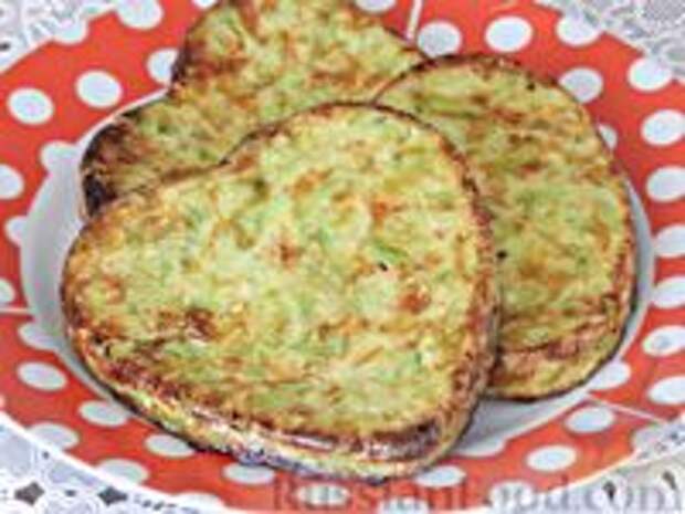 Фото к рецепту: Кабачковые оладьи с сыром, без муки (в духовке)