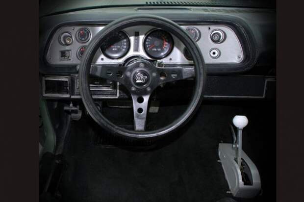 Chevrolet Camaro F-Bomb 1973 года от Вин Дизеля (12 фото) Chevrolet Camaro F-Bomb 1973 года от Вин Дизеля (12 фото)