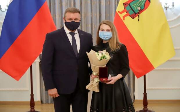 Рязанский губернатор наградил врача больницы имени Семашко