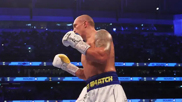 Боксёр Хатаев дал прогноз на возможный поединок Усика с Фьюри