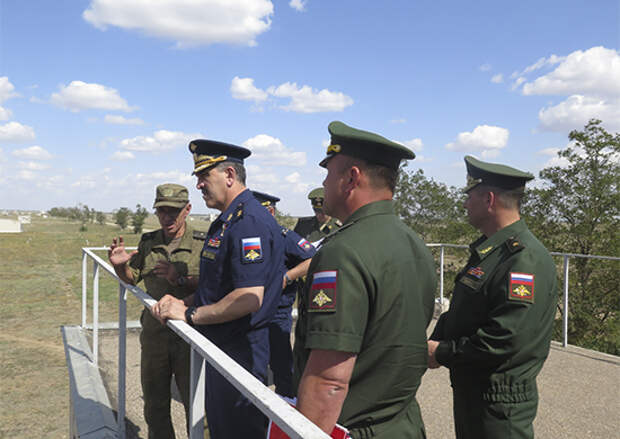 Генерал лейтенант зусько. Генерал-лейтенант Михаил Зусько. Генерал лейтенант Зюсько. Степанович гру генерал-лейтенант. Лямин генерал майор 58 армия.