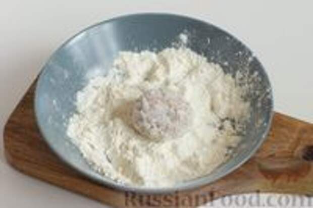 Фото приготовления рецепта: Котлеты из фасоли и риса с орехами - шаг №10