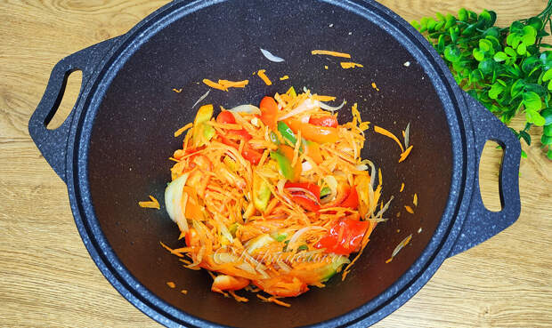 Один раз попробовала в гостях "Гуйру цомян" и сразу записала рецепт, очень вкусное и необычное блюдо