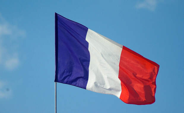 Визовый центр Франции в Москве ввел предоплату сервисного сбора