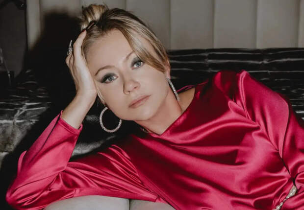 "Мой развод произошёл на почве жёсткого избиения". Мария Миронова обвинила экс-супруга, который судится с ней из-за сына, в абьюзе и сталкинге