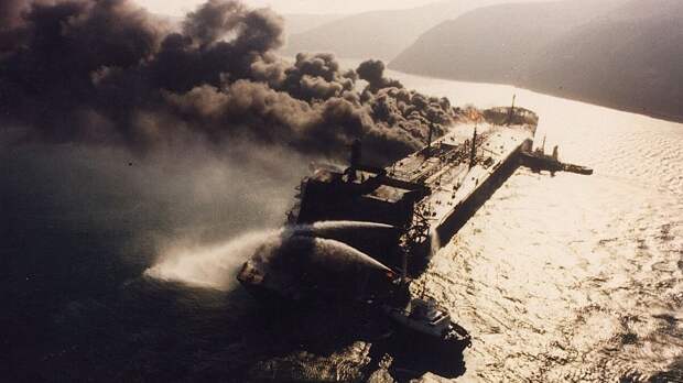 Три недели эпичных страданий: политика и экономика