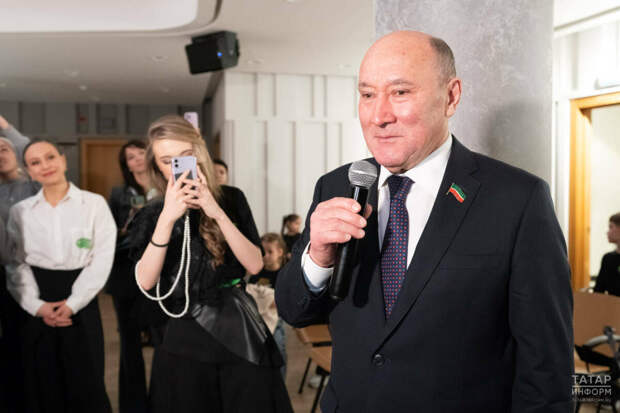 Марат Әхмәтов төбәк парламентлары башлыклары арасындагы медиарейтингта икенче булды