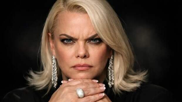 Яна Поплавская: "Народ же не дурак. Он с ума сходит от отчаяния"