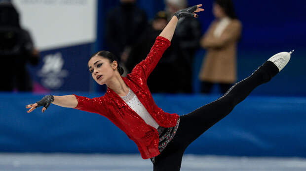 Петросян упала с четверного тулупа в произвольной программе на Играх в Милане