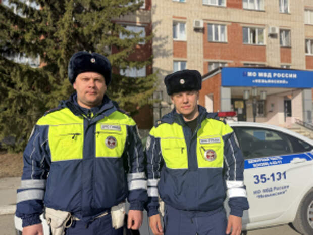 Сотрудники Свердловской Госавтоинспекции помогли экстренно доставить ребёнка в больницу