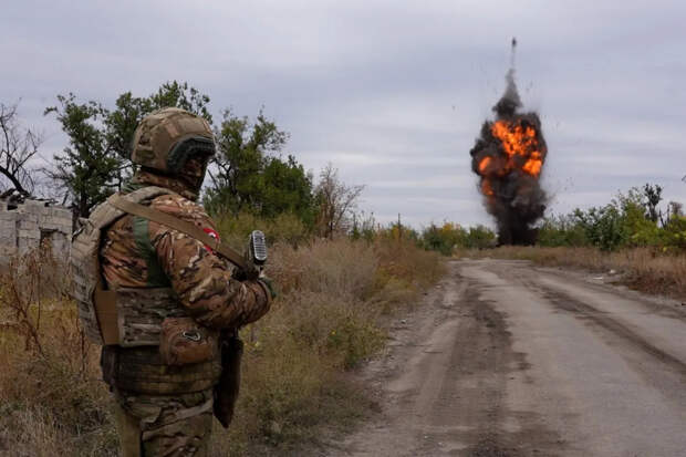 «Хватит рисовать красные линии»: генерал ВС РФ призвал воевать по-настоящему