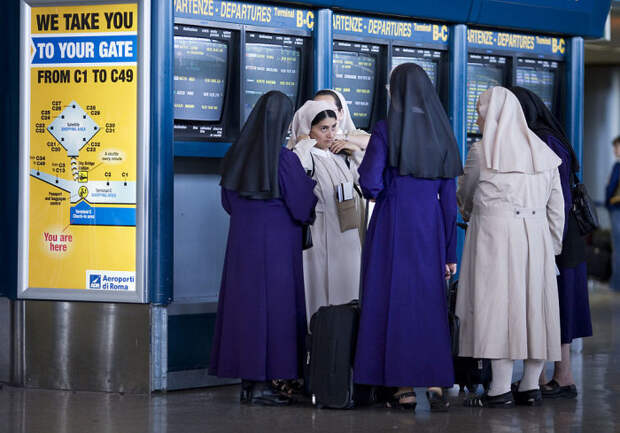 Как проходят паспортный контроль в аэропорту женщины-мусульманки