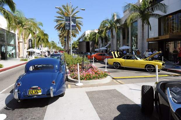 2010 Rodeo Drive Concours (56 фото) 2010 Rodeo Drive Concours (56 фото)