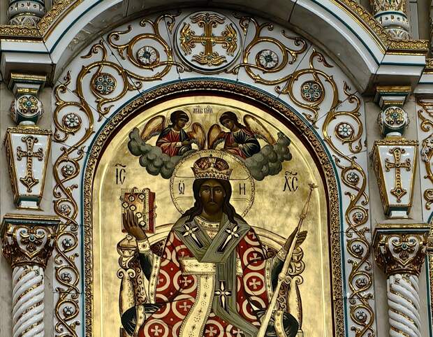 День великой скорби: православные христиане отмечают Страстную пятницу